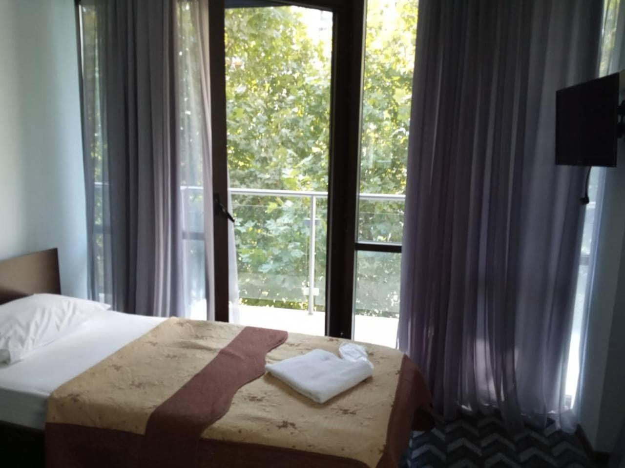 Hotel Georgia Tbilisi Luaran gambar