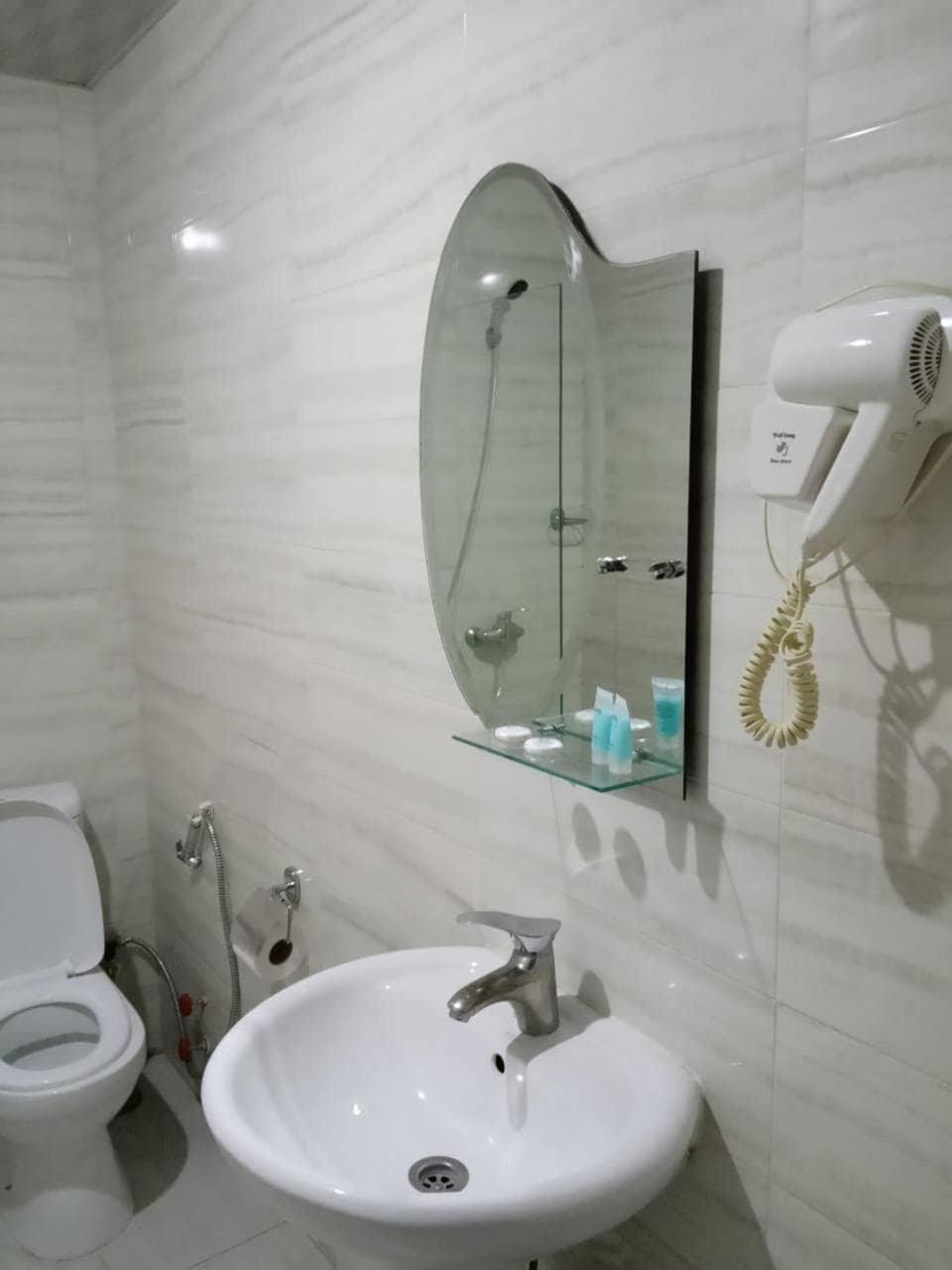 Hotel Georgia Tbilisi Luaran gambar